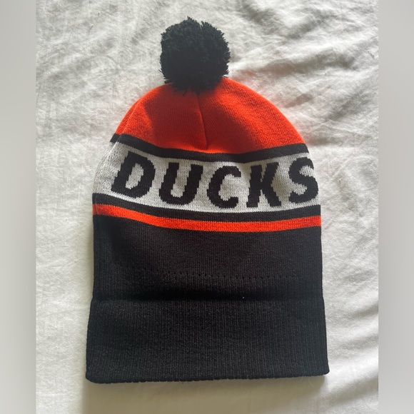 NHL Anaheim Duck Beanie - Picture 4 of 4